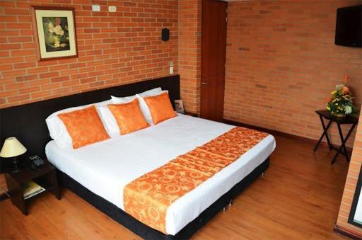 Hotel Bogota Astral Esterno foto