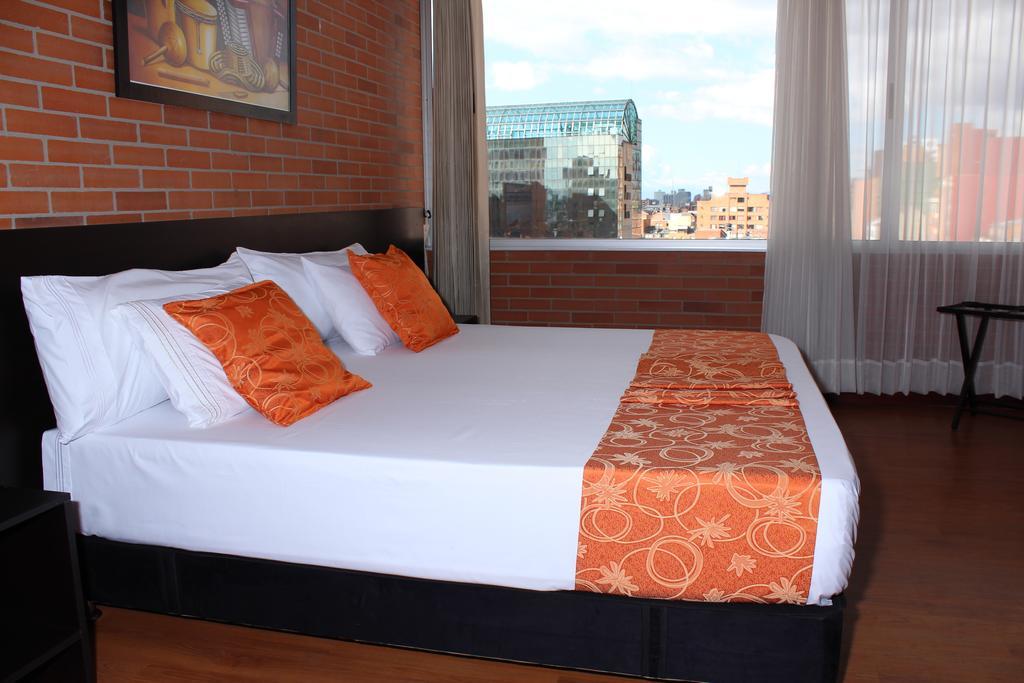Hotel Bogota Astral Esterno foto